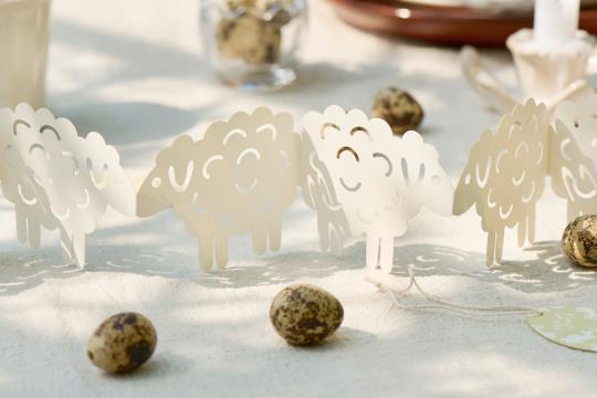 Easter Table Decoration Sheep Chain