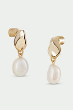 Load image into Gallery viewer, Perla Earrings Gold
