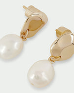 Load image into Gallery viewer, Perla Earrings Gold
