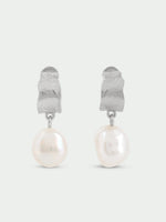 Load image into Gallery viewer, Fresh Water Pearl drop Earrings Silver
