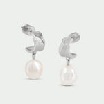 Load image into Gallery viewer, Fresh Water Pearl drop Earrings Silver
