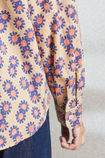 Load image into Gallery viewer, Mat de Misaine Cadran Flower Design Shirt
