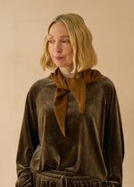 Load image into Gallery viewer, Jane Triangle Scarf Bracken
