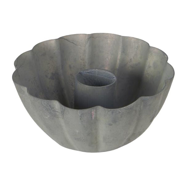 WAVY EDGE DINNER CANDLE HOLDER IN ZINC