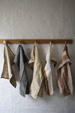 Load image into Gallery viewer, Linen Tea Towel Irma
