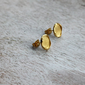 DT72 a GOLD ROUND DISK STUD EARRINGS