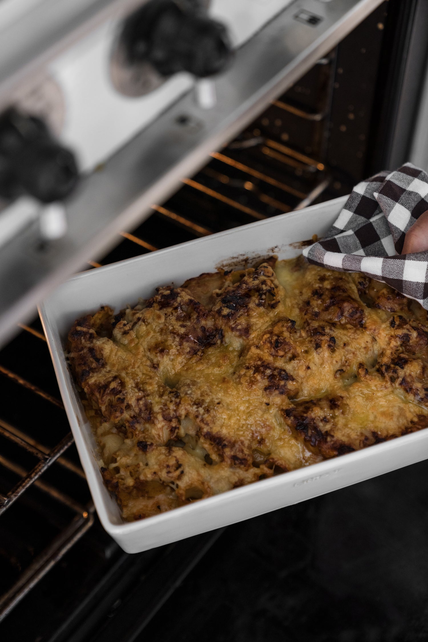 Oven/Serving Dish Sand