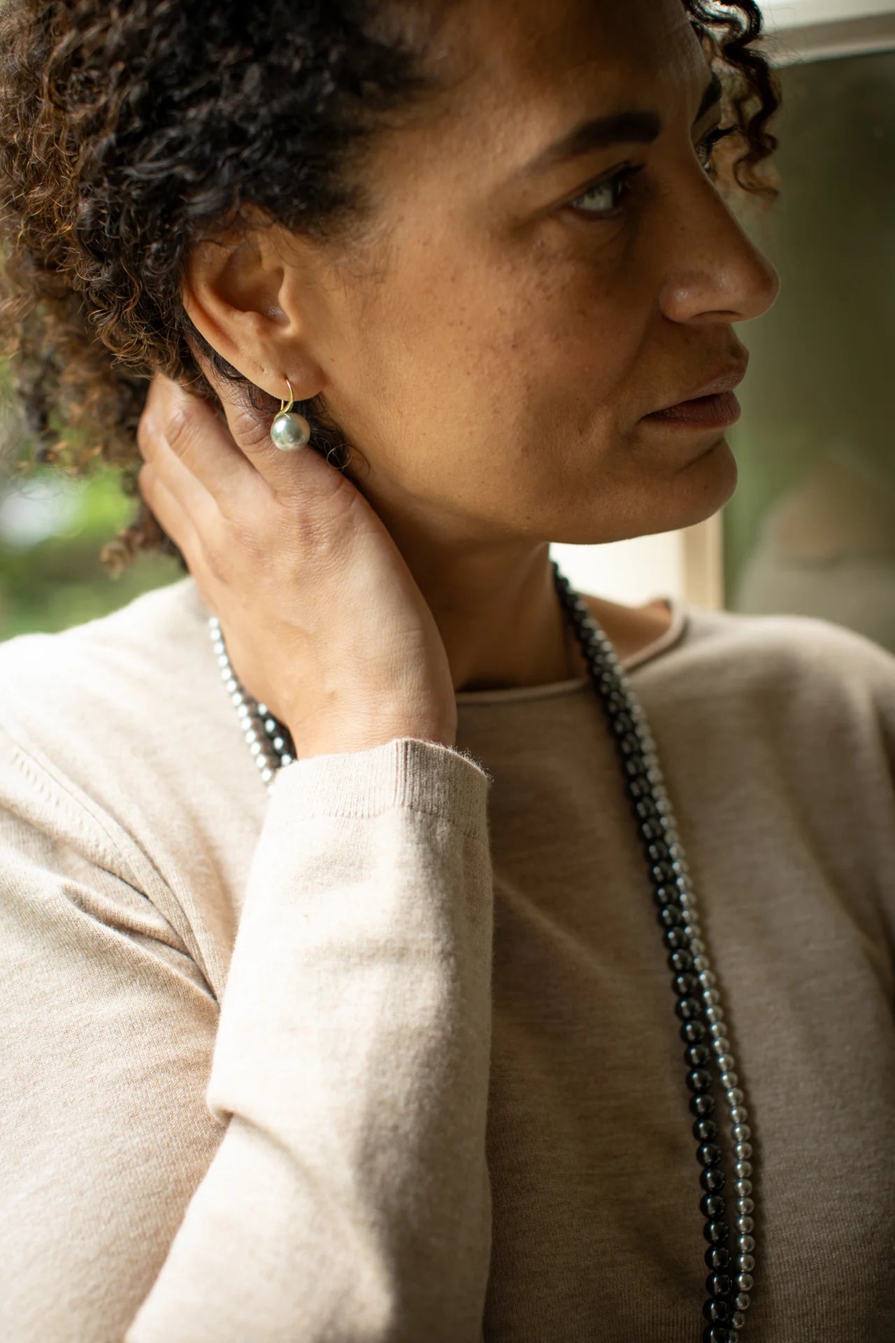 Cambridge Pull Through Earrings Pearl