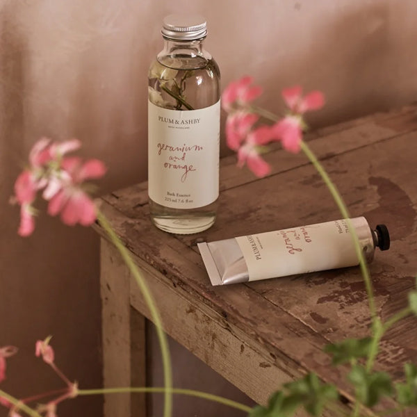 GERANIUM AND ORANGE HAND CREAM TUBE