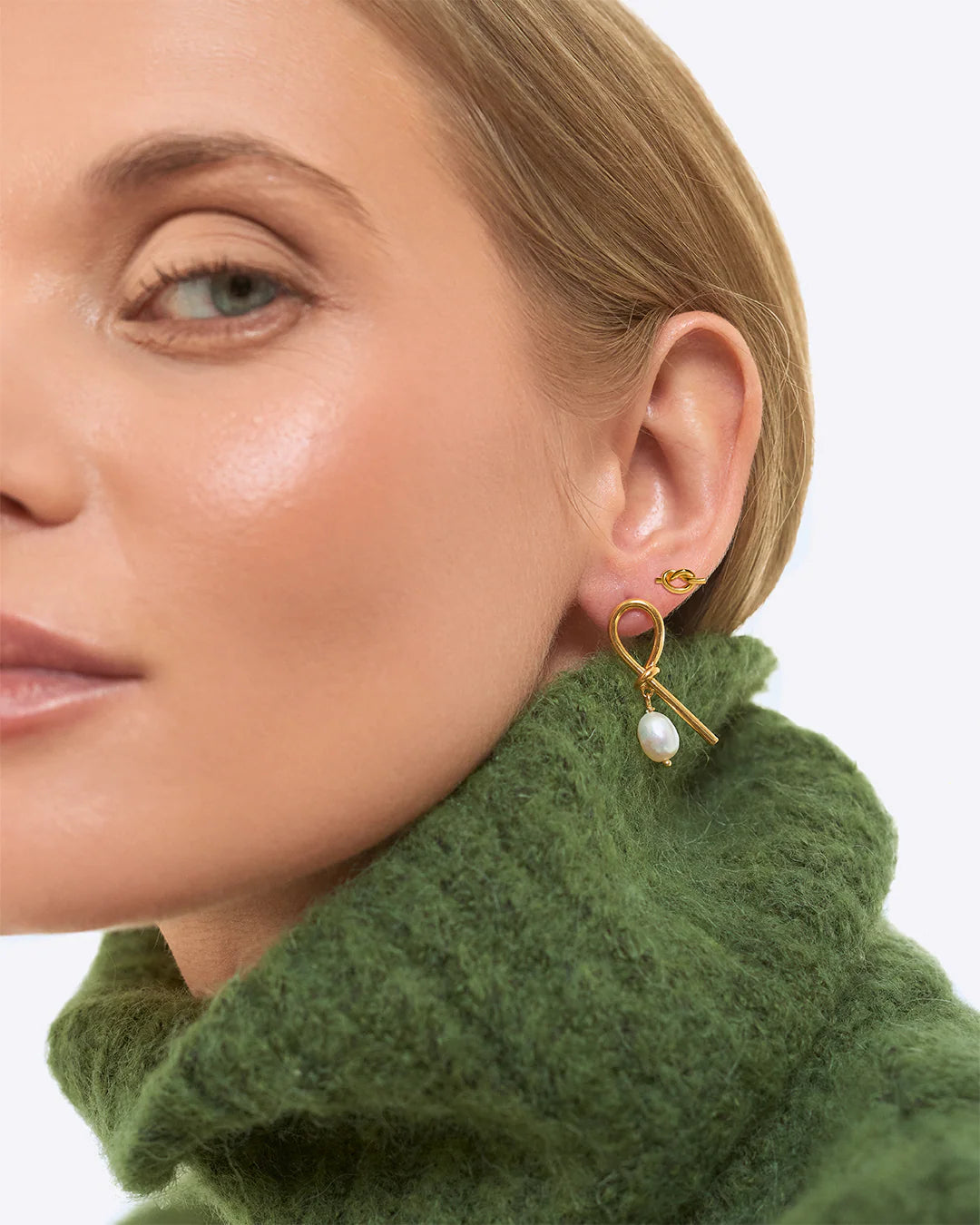 Averie Knot Earrings Gold