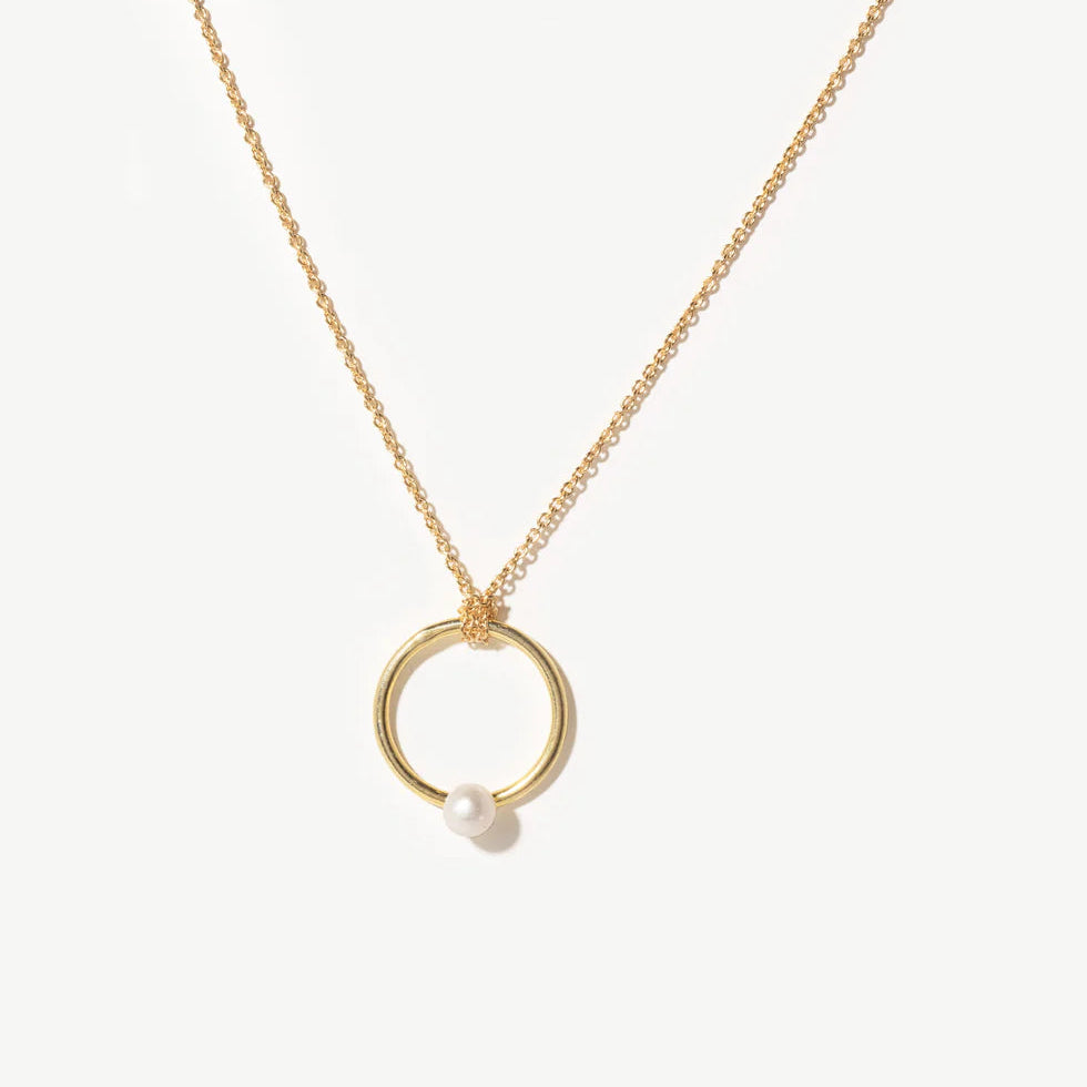 Halo Necklace with Pearl Gold