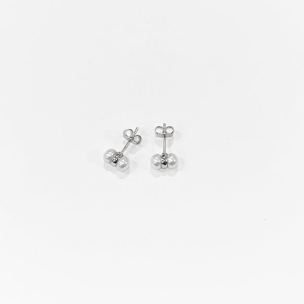 NVE-06 SILVER AND PEARL STUD EARRINGS