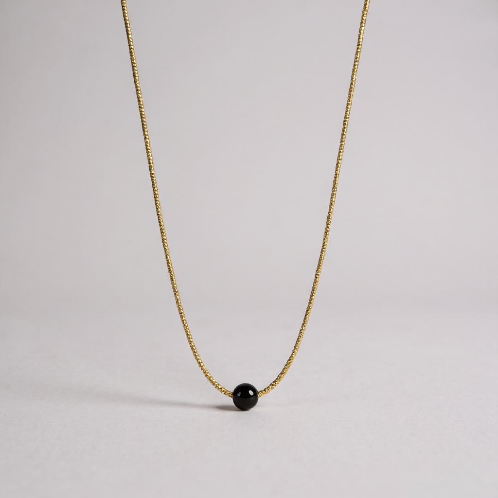 NC14 Pablo Necklace Gold with Onyx