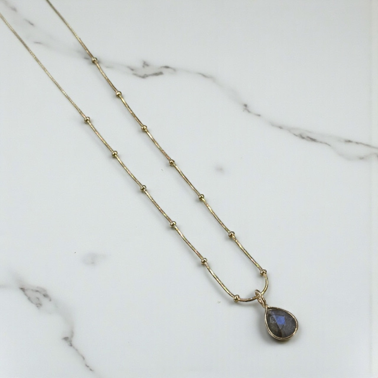 HE27 Gold Chain Necklace with Labradorite Stone