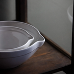 Load image into Gallery viewer, Small Ceramic Pouring Bowl Majken
