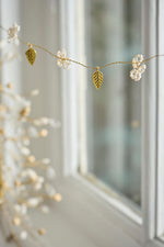 Load image into Gallery viewer, String Fairytale Christmas White Beads and Gold

