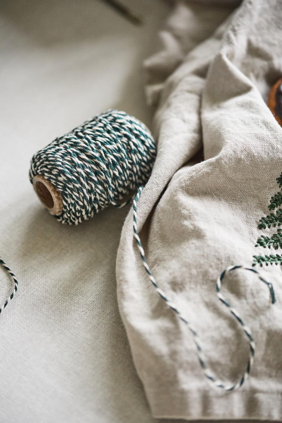 Roll of String Green/White