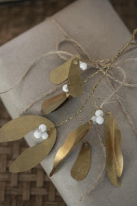 Brass Mistletoe Decoration Medium