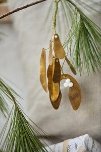 Brass Mistletoe Decoration Medium