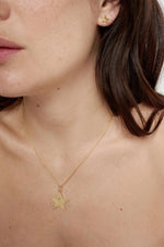 Load image into Gallery viewer, Tutti Solstice Star Necklace Gold
