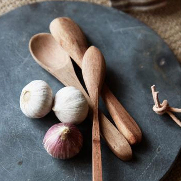 STONE SERVING BOARD WITH LEATHER STRING