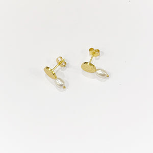 NVE-07 GOLD AND PEARL STUD EARRINGS