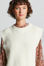 Load image into Gallery viewer, Mat de Misaine Tadi Knitted Vest Calcaire
