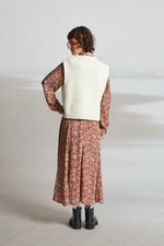 Load image into Gallery viewer, Mat de Misaine Tadi Knitted Vest Calcaire

