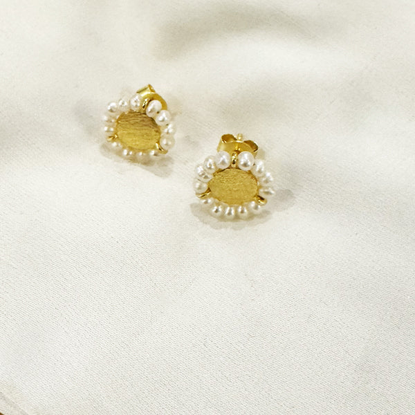 NE73 Gold Stud Earrings with Pearl Surround