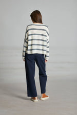Load image into Gallery viewer, Mat De Misaine Taki Jumper Calcaire Arctique Stripe
