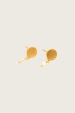 Load image into Gallery viewer, Zote Earrings Gold and Pearl Earrings
