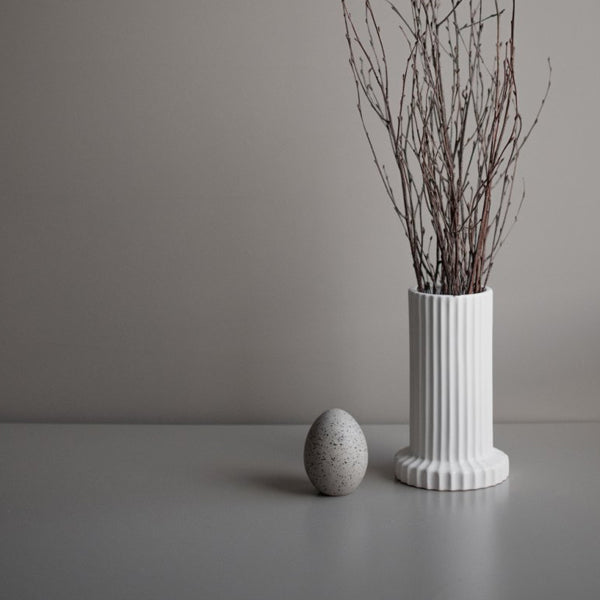 CERAMIC STANDING EGG DOT DESIGN