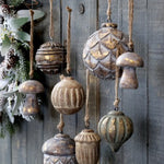 Load image into Gallery viewer, WOODEN DECORATION GOLD BALL
