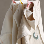 Load image into Gallery viewer, ORGANIC MUSLIN TOWEL PONCHO WHITE WITH PUTTY STAR
