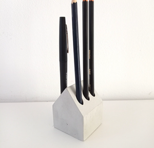 CONCRETE HOUSE PEN PENCIL HOLDER